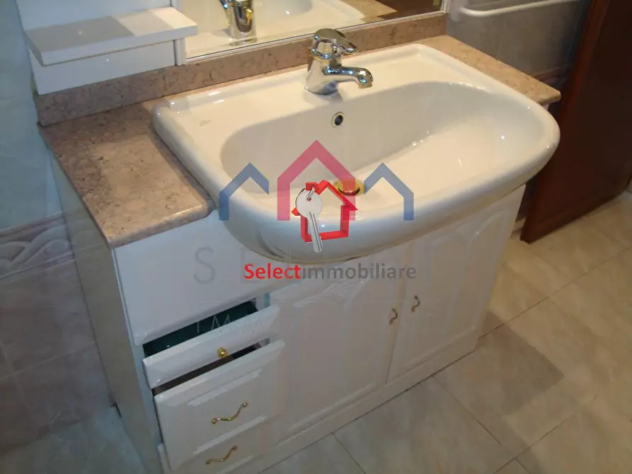 Immagine 13 di Casa semindipendente in vendita  a Bagni Di Lucca