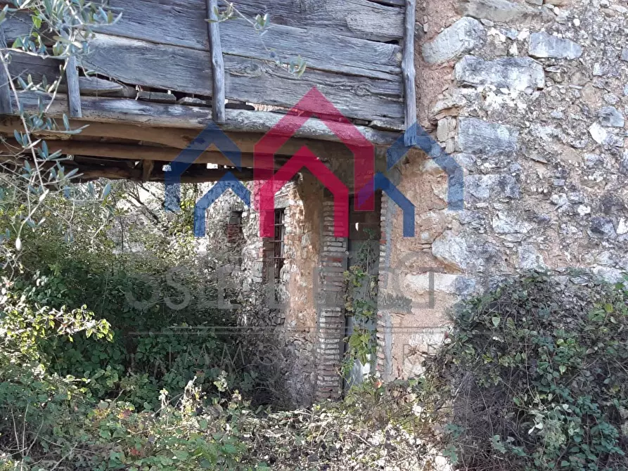 Immagine 48 di Rustico / casale in vendita  a Borgo A Mozzano