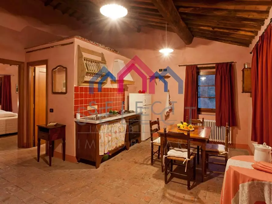 Immagine 8 di Agriturismo in vendita  a Fabbriche Di Vergemoli
