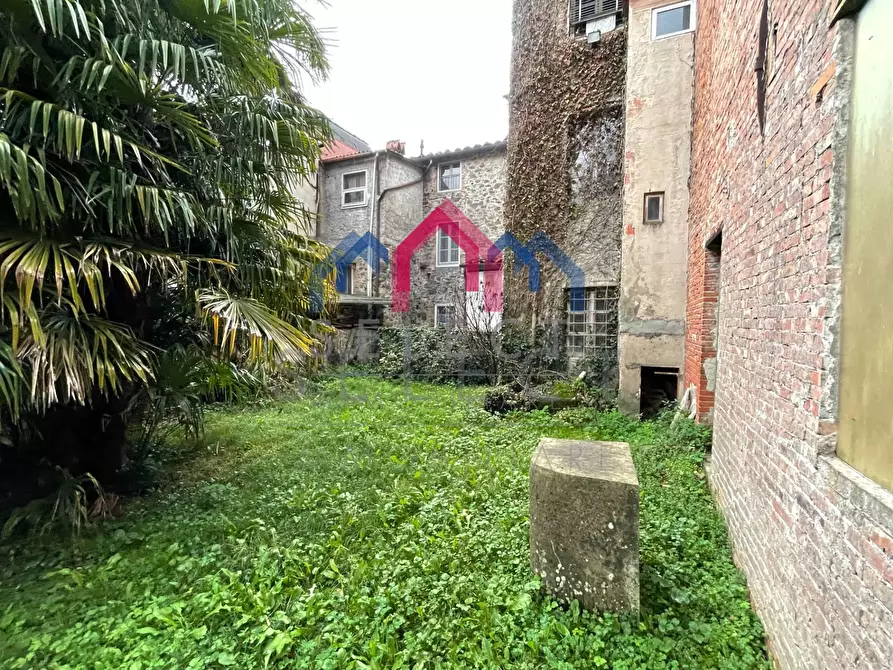 Immagine 8 di Appartamento in vendita  a Borgo A Mozzano