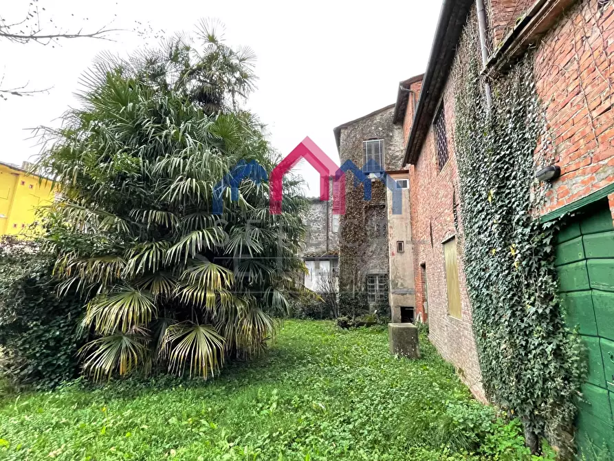 Immagine 10 di Appartamento in vendita  a Borgo A Mozzano