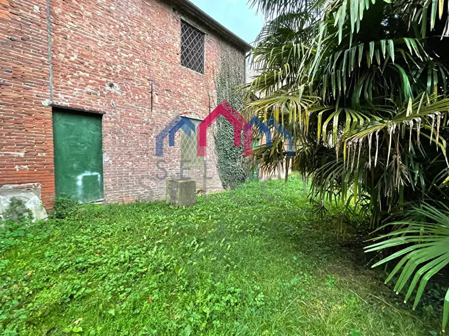 Immagine 6 di Appartamento in vendita  a Borgo A Mozzano