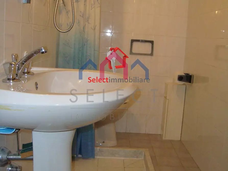 Immagine 15 di Casa semindipendente in vendita  a Bagni Di Lucca