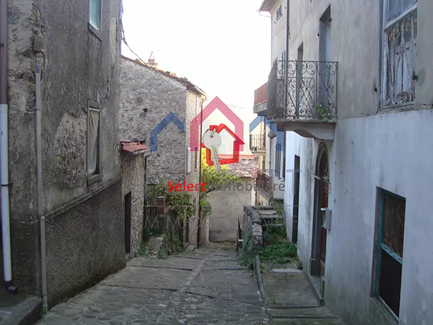 Immagine 2 di Casa semindipendente in vendita  a Bagni Di Lucca