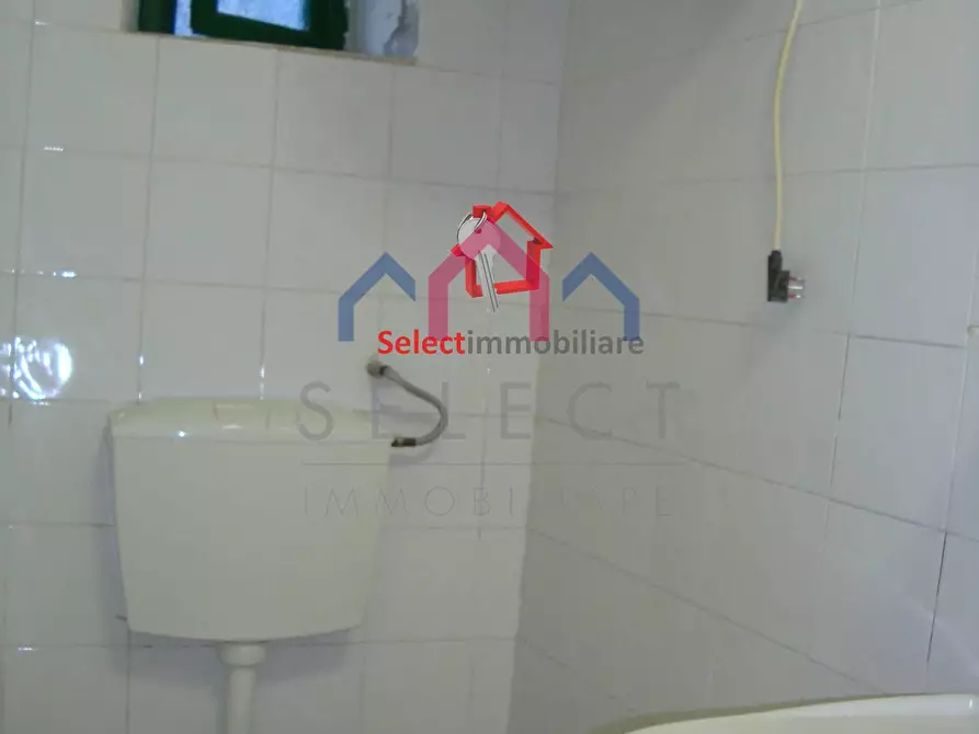 Immagine 10 di Casa semindipendente in vendita  a Bagni Di Lucca