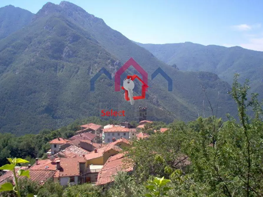 Immagine 1 di Casa semindipendente in vendita  a Bagni Di Lucca