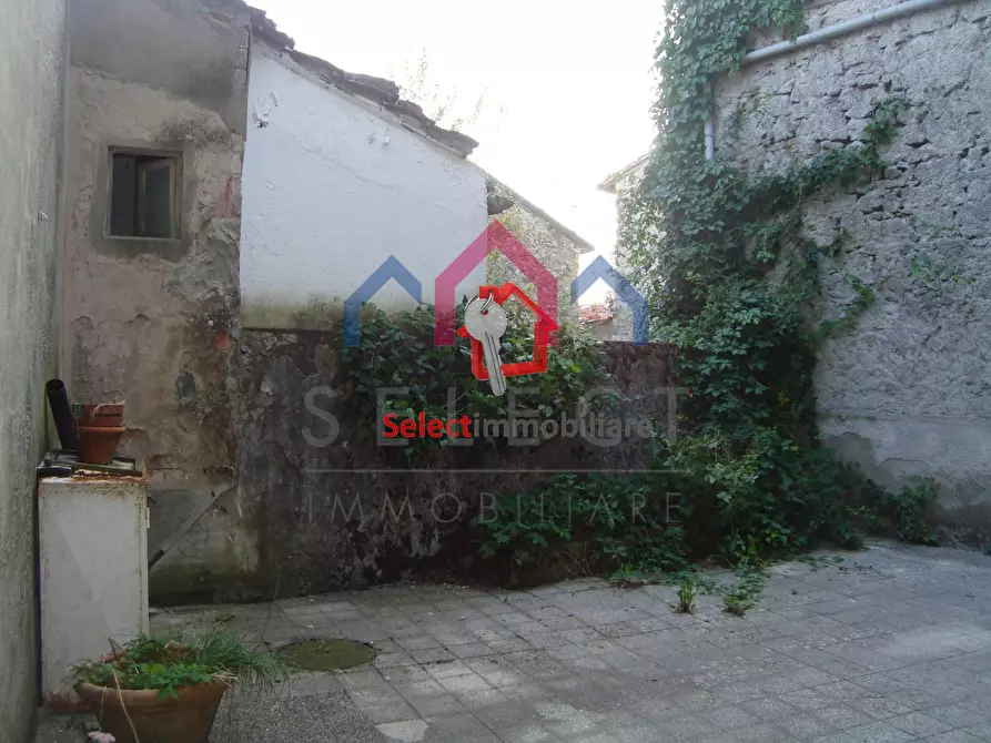 Immagine 42 di Casa semindipendente in vendita  a Bagni Di Lucca
