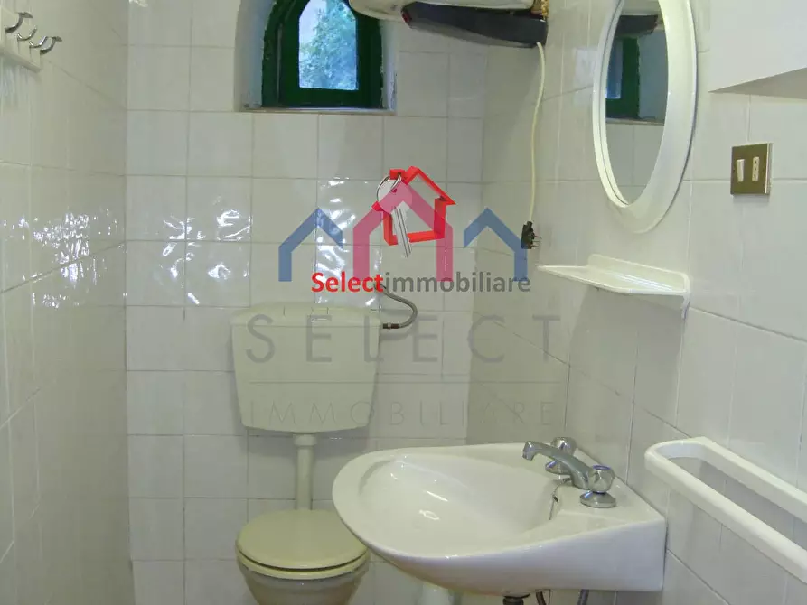 Immagine 12 di Casa semindipendente in vendita  a Bagni Di Lucca