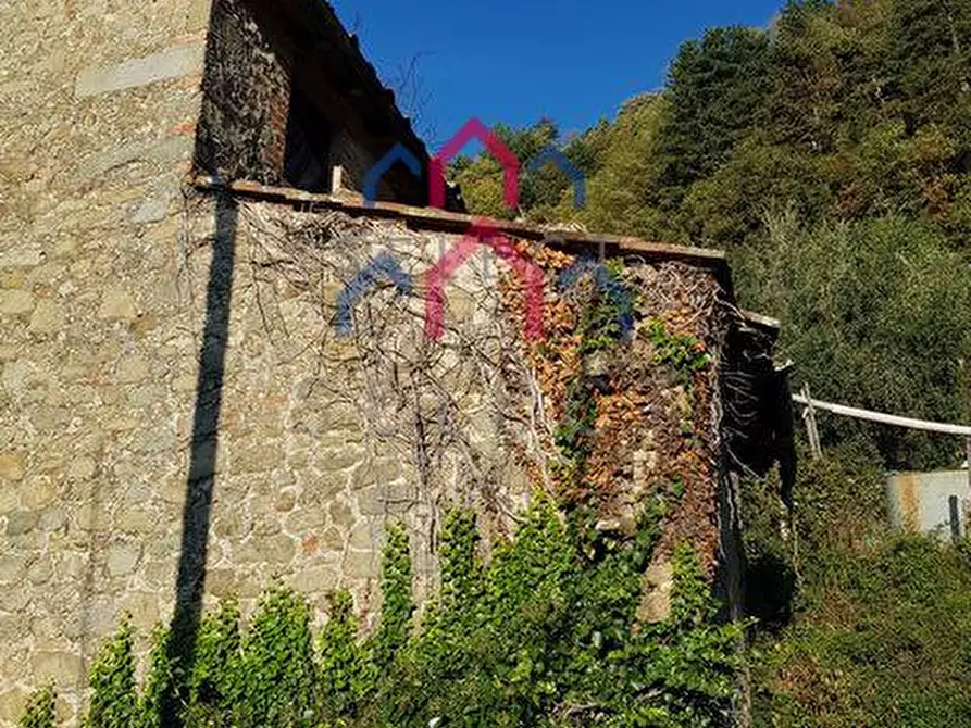 Immagine 4 di Rustico / casale in vendita  a Bagni Di Lucca