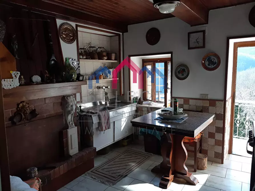 Immagine 10 di Appartamento in vendita  a Pescaglia