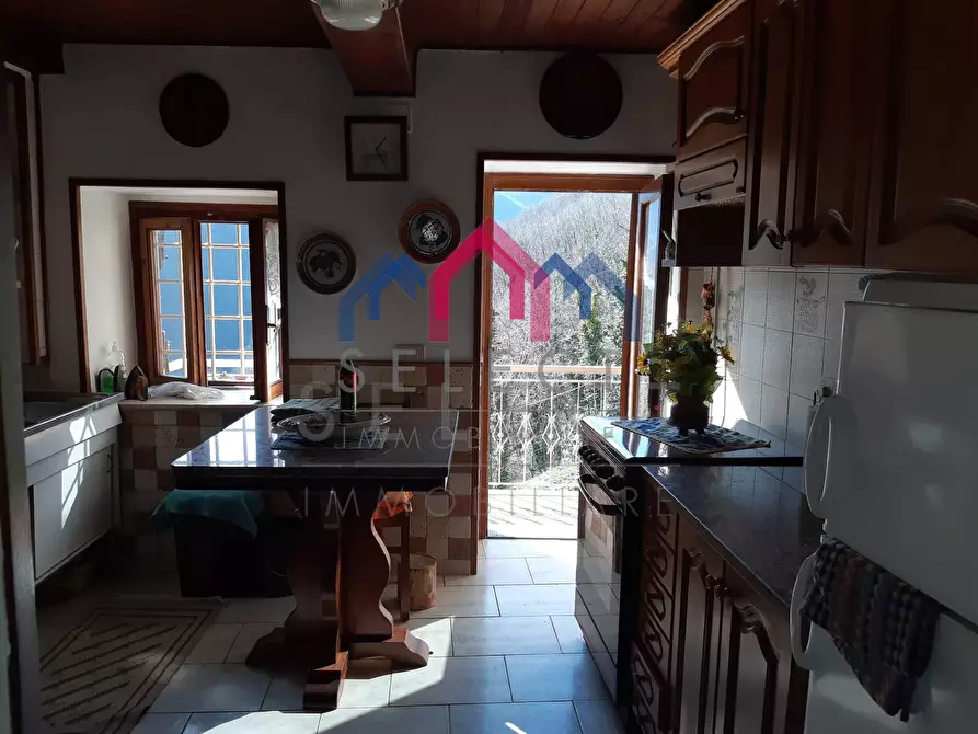 Immagine 11 di Appartamento in vendita  a Pescaglia