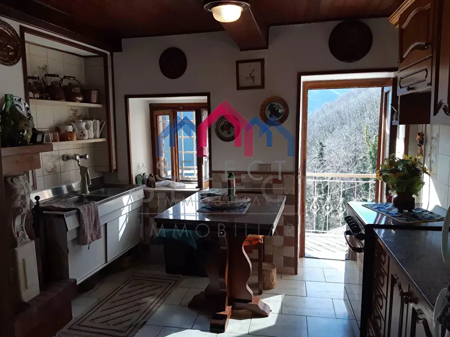 Immagine 12 di Appartamento in vendita  a Pescaglia