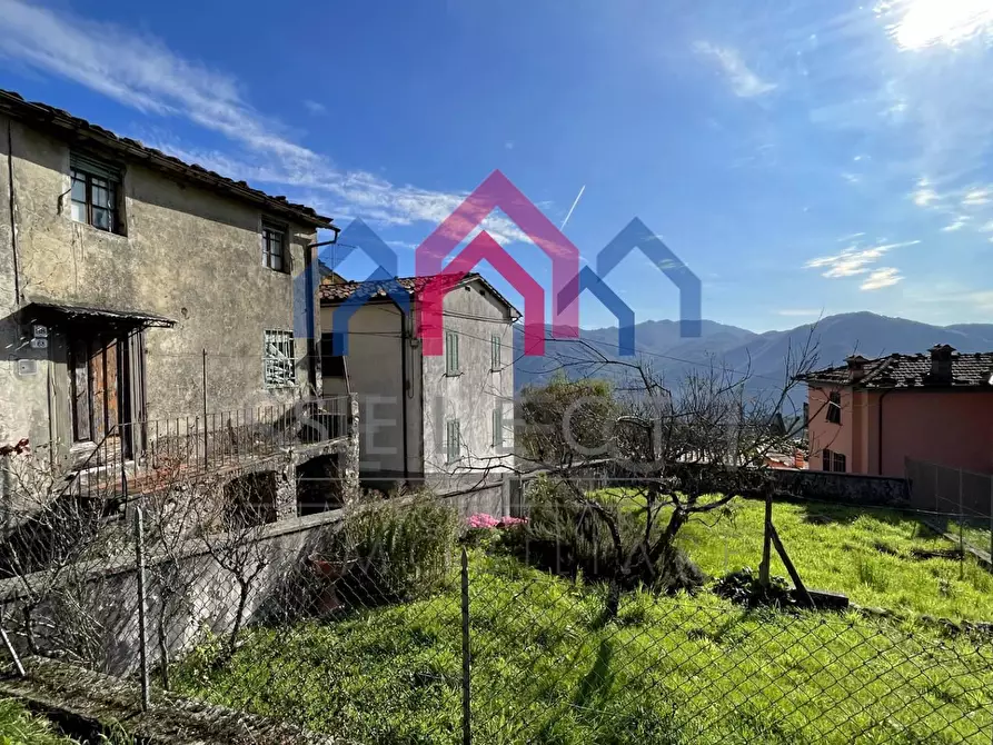 Immagine 3 di Casa semindipendente in vendita  a Borgo A Mozzano
