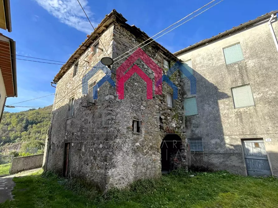 Immagine 22 di Casa semindipendente in vendita  a Borgo A Mozzano