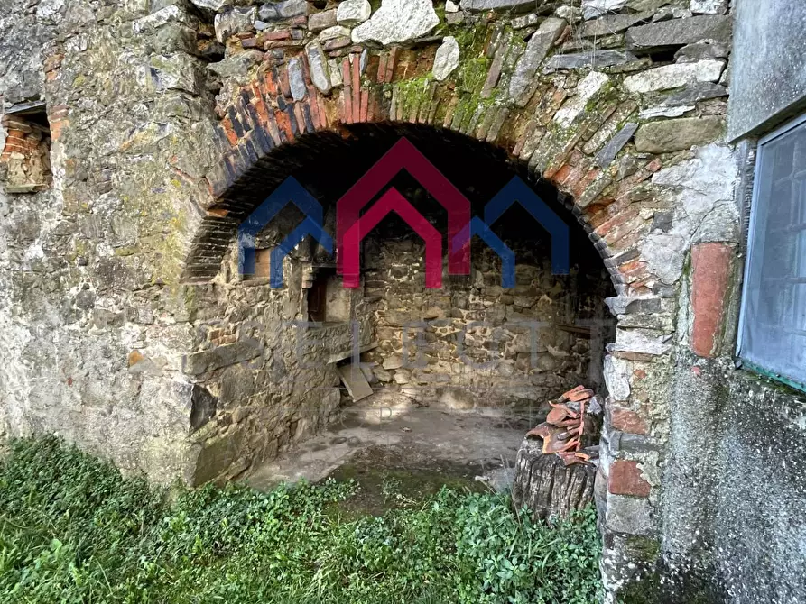 Immagine 24 di Casa semindipendente in vendita  a Borgo A Mozzano