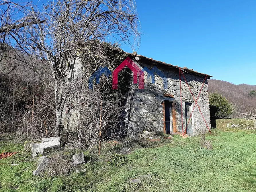 Immagine 30 di Casa semindipendente in vendita  a Borgo A Mozzano
