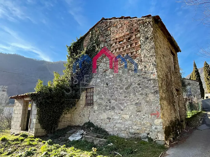 Immagine 13 di Rustico / casale in vendita  a Borgo A Mozzano