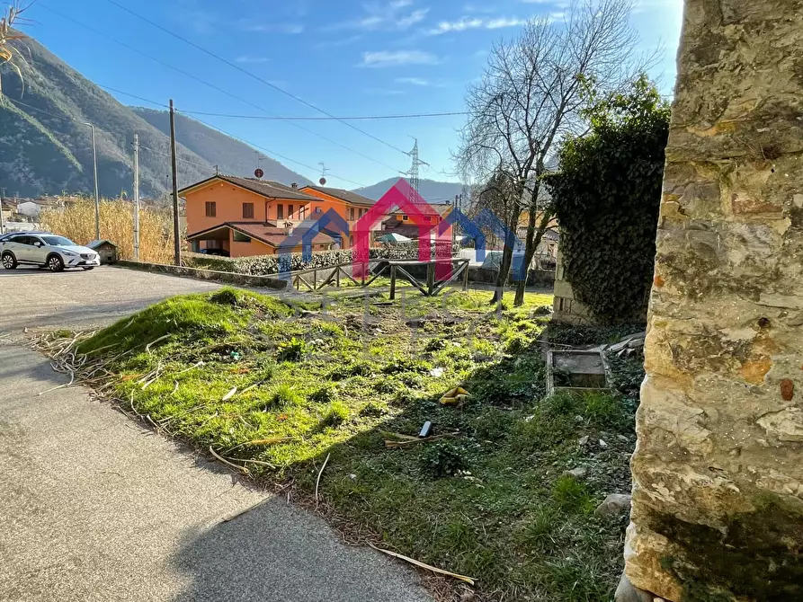 Immagine 17 di Rustico / casale in vendita  a Borgo A Mozzano