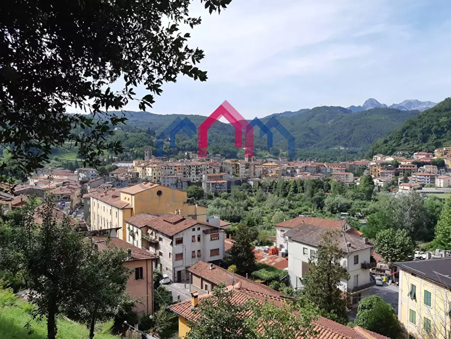 Immagine 2 di Appartamento in vendita  a Castelnuovo Di Garfagnana