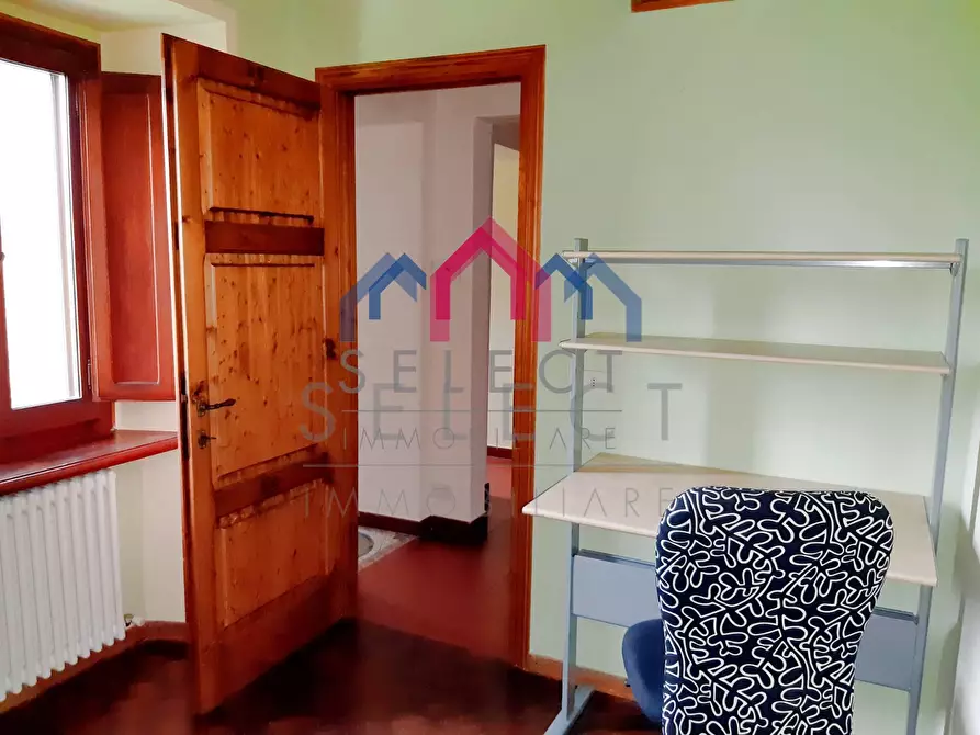 Immagine 34 di Appartamento in vendita  a Castelnuovo Di Garfagnana