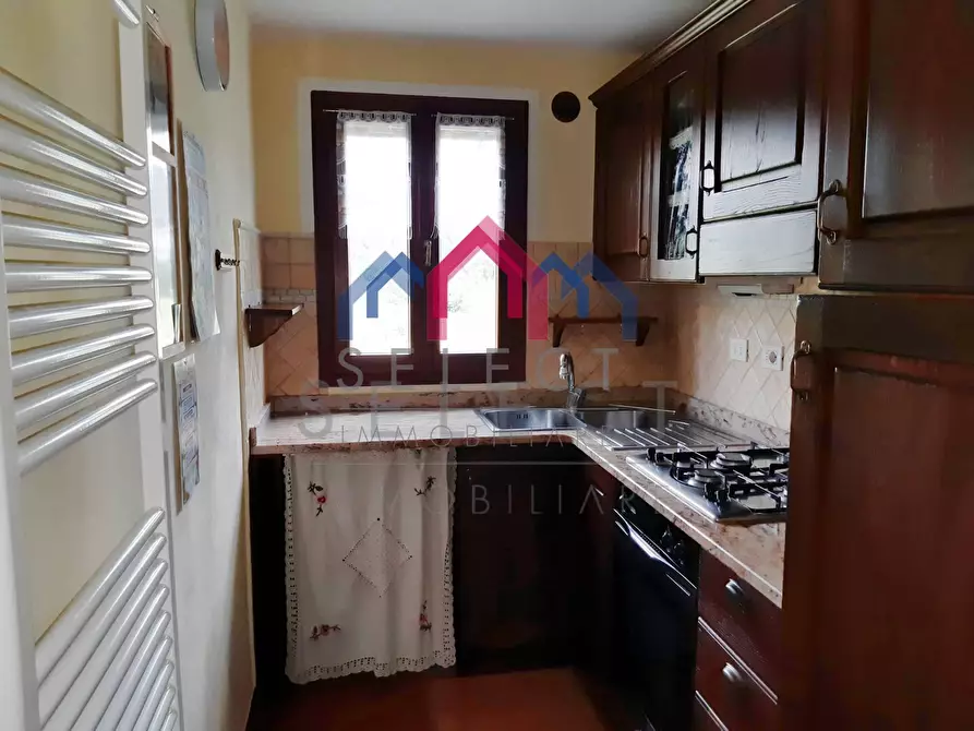 Immagine 22 di Appartamento in vendita  a Castelnuovo Di Garfagnana