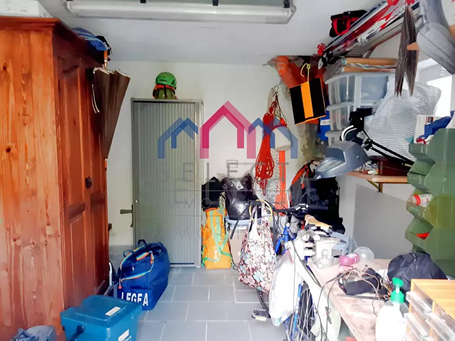 Immagine 36 di Appartamento in vendita  a Castelnuovo Di Garfagnana