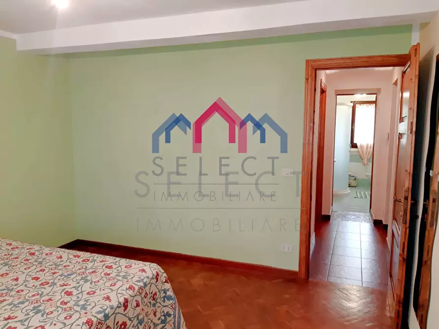 Immagine 31 di Appartamento in vendita  a Castelnuovo Di Garfagnana