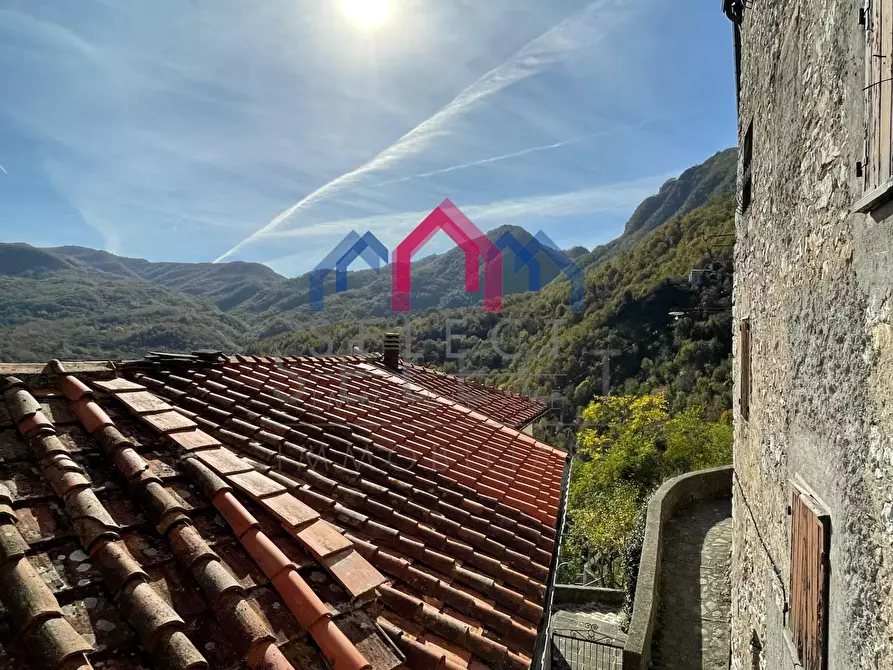 Immagine 2 di Casa semindipendente in vendita  a Bagni Di Lucca