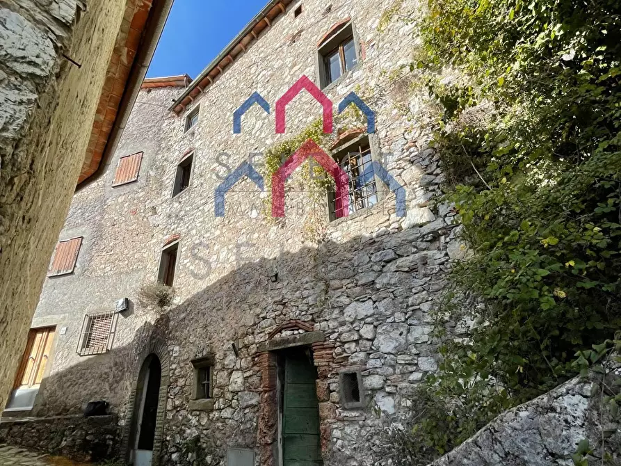 Immagine 29 di Casa semindipendente in vendita  a Bagni Di Lucca