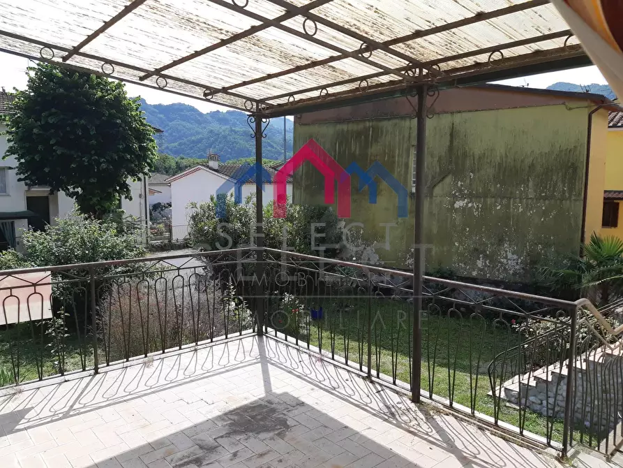 Immagine 5 di Casa semindipendente in vendita  a Borgo A Mozzano