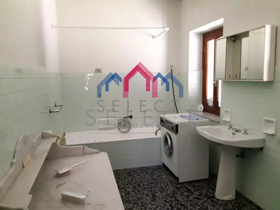 Immagine 45 di Casa semindipendente in vendita  a Borgo A Mozzano