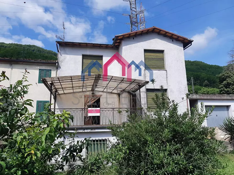 Immagine 11 di Casa semindipendente in vendita  a Borgo A Mozzano