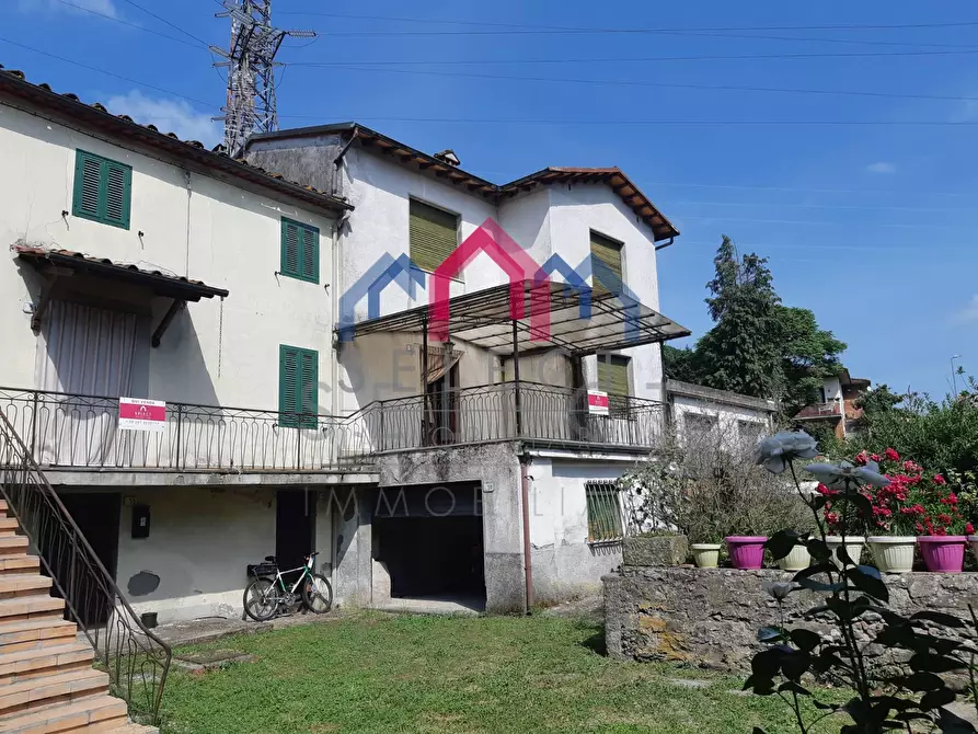 Immagine 10 di Casa semindipendente in vendita  a Borgo A Mozzano