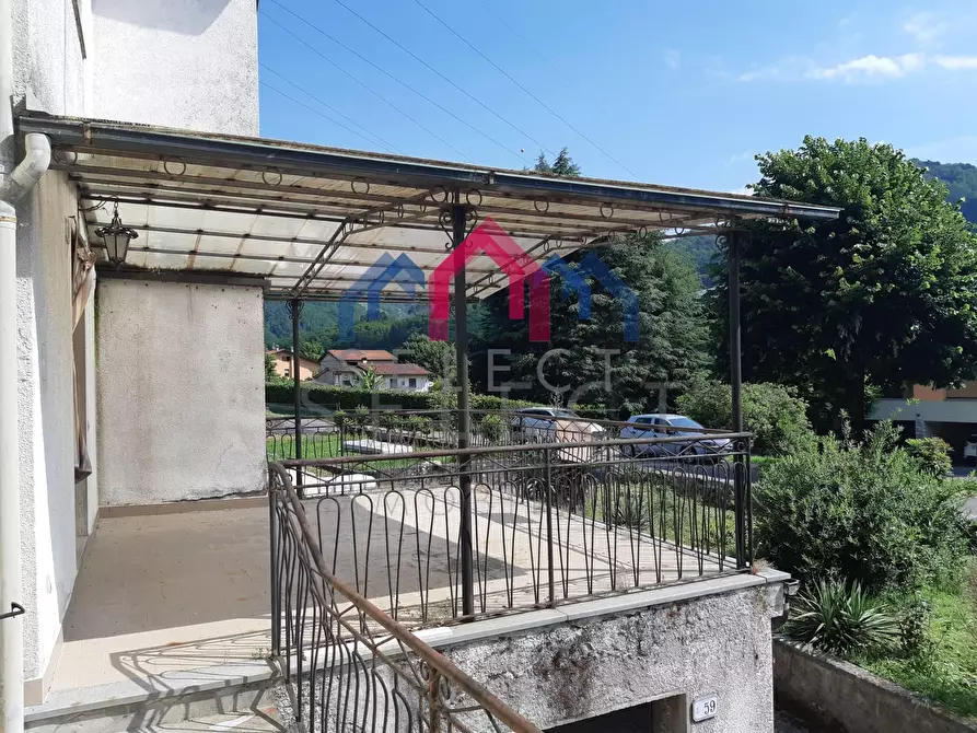 Immagine 2 di Casa semindipendente in vendita  a Borgo A Mozzano