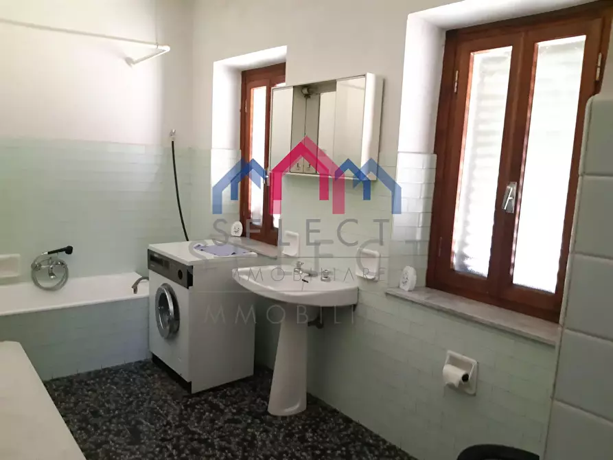 Immagine 46 di Casa semindipendente in vendita  a Borgo A Mozzano