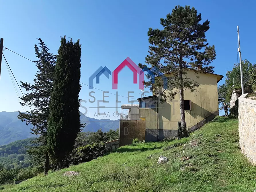 Immagine 19 di Casa semindipendente in vendita  a Borgo A Mozzano