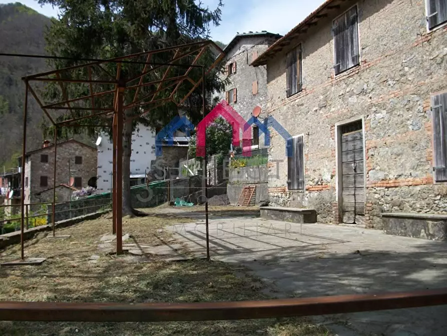 Immagine 6 di Rustico / casale in vendita  a Fabbriche Di Vergemoli
