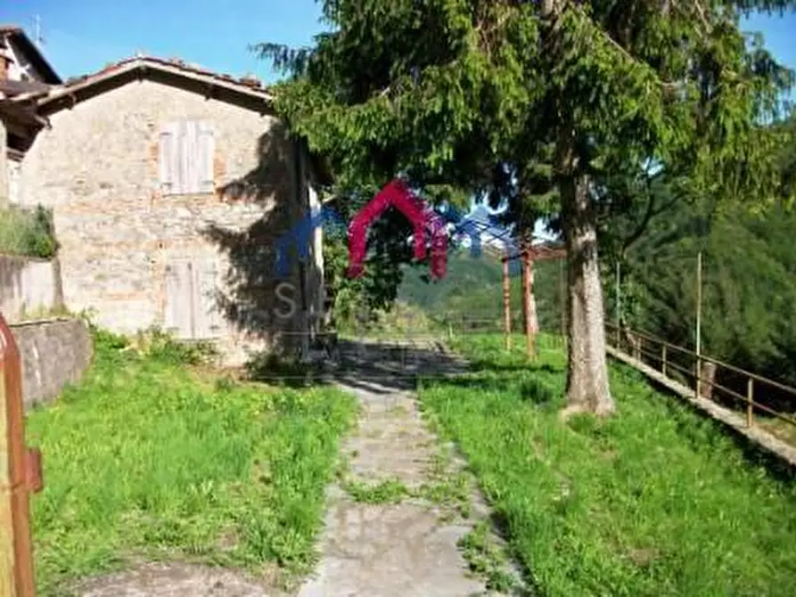Immagine 8 di Rustico / casale in vendita  a Fabbriche Di Vergemoli
