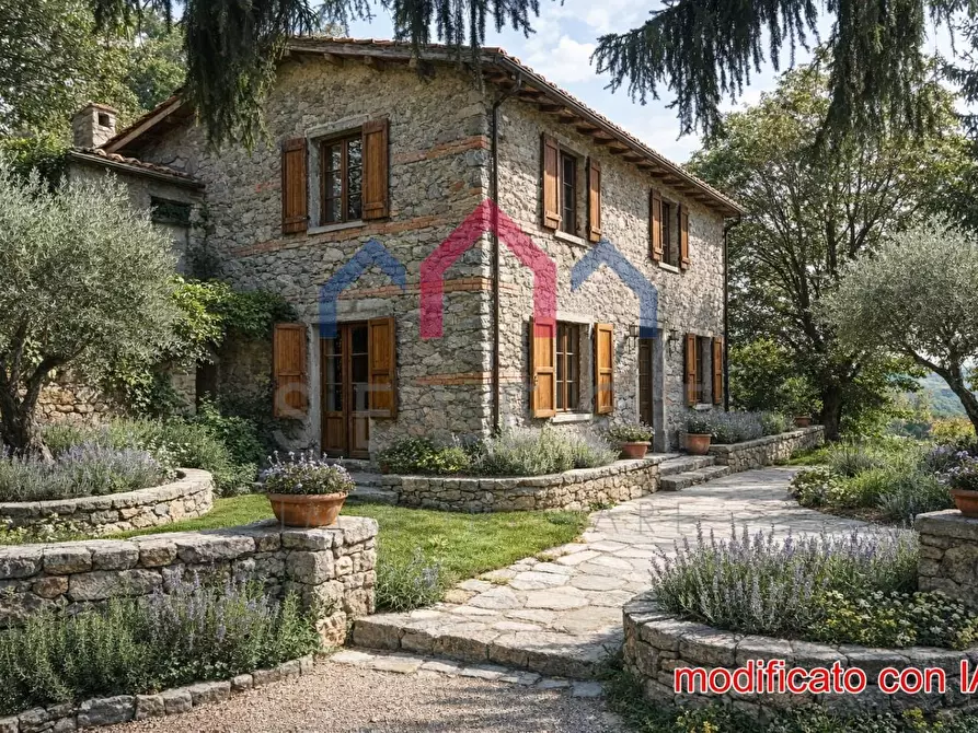Immagine 3 di Rustico / casale in vendita  a Fabbriche Di Vergemoli