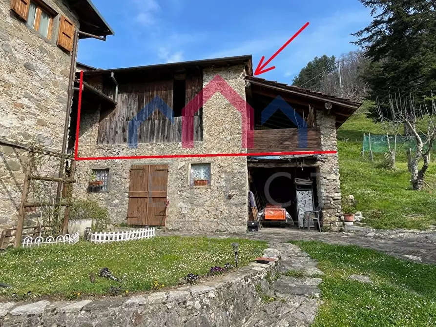 Immagine 80 di Rustico / casale in vendita  a Fabbriche Di Vergemoli