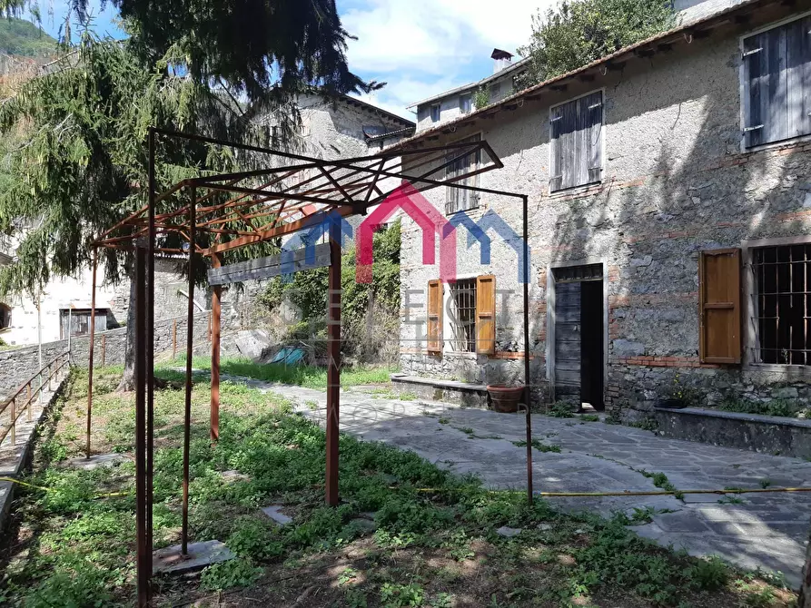 Immagine 68 di Rustico / casale in vendita  a Fabbriche Di Vergemoli