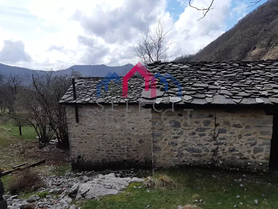Immagine 48 di Rustico / casale in vendita  a Fabbriche Di Vergemoli