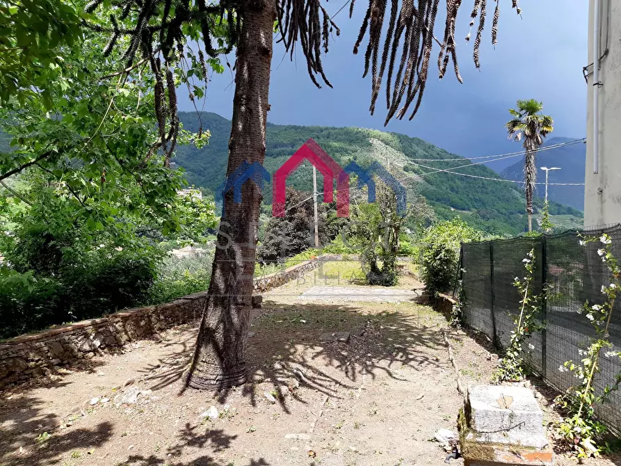 Immagine 33 di Casa semindipendente in vendita  a Borgo A Mozzano