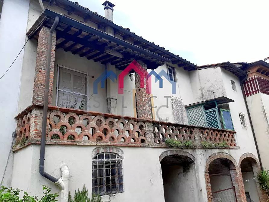 Immagine 61 di Casa semindipendente in vendita  a Borgo A Mozzano