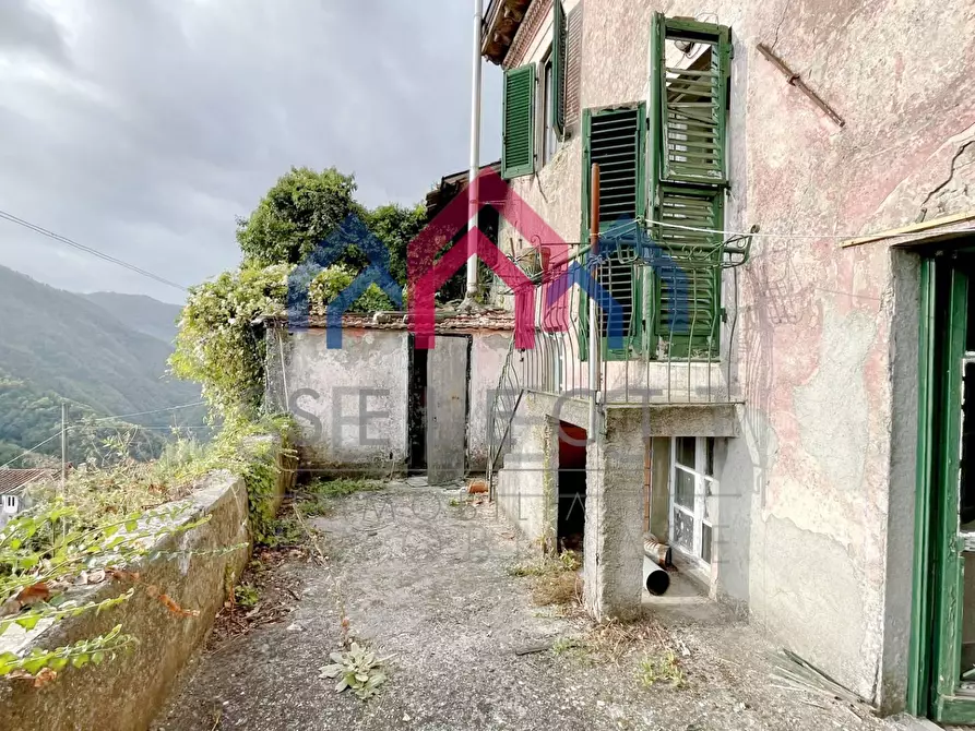 Immagine 11 di Casa semindipendente in vendita  a Bagni Di Lucca