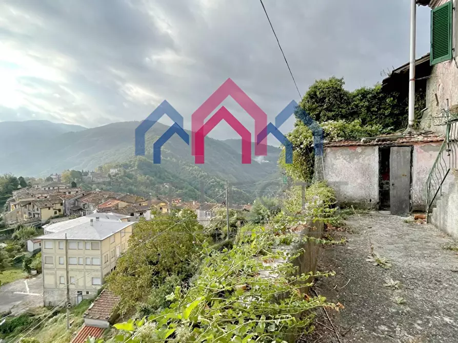 Immagine 17 di Casa semindipendente in vendita  a Bagni Di Lucca