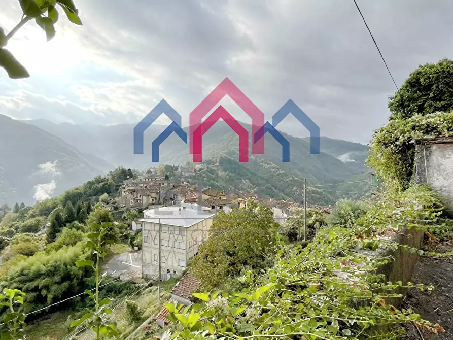 Immagine 18 di Casa semindipendente in vendita  a Bagni Di Lucca