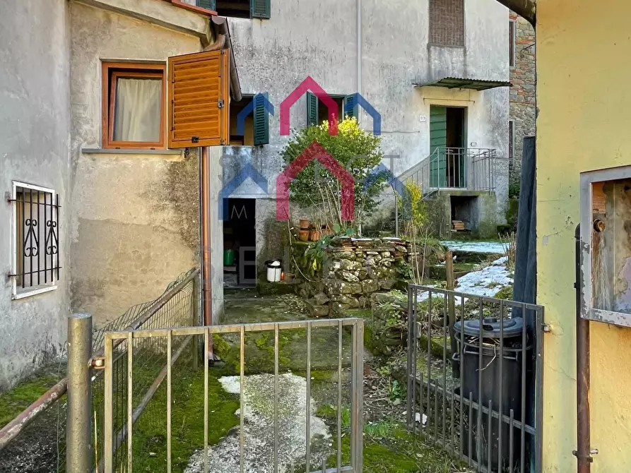 Immagine 42 di Casa semindipendente in vendita  a Borgo A Mozzano