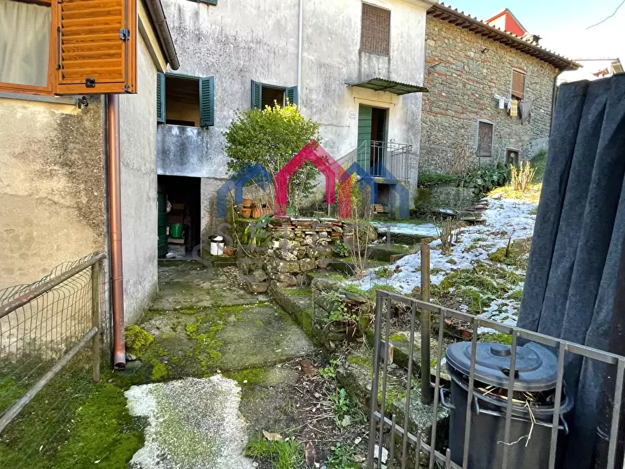 Immagine 44 di Casa semindipendente in vendita  a Borgo A Mozzano