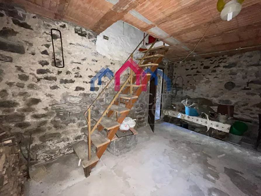 Immagine 39 di Casa semindipendente in vendita  a Borgo A Mozzano